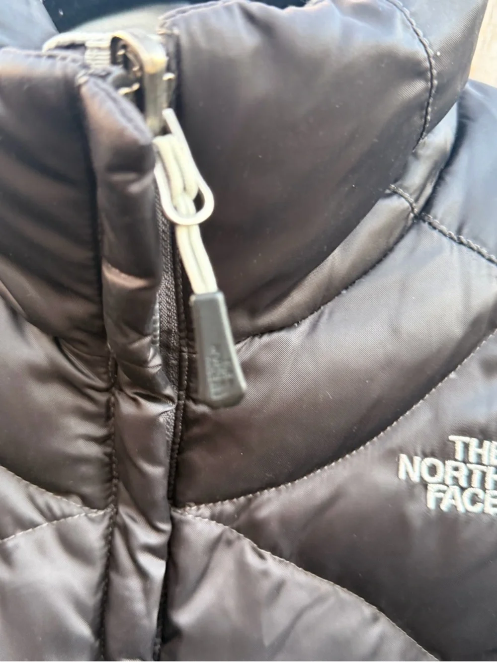 The North Face Black Quilted Puffer coat. Size small - Picture 4 of 13